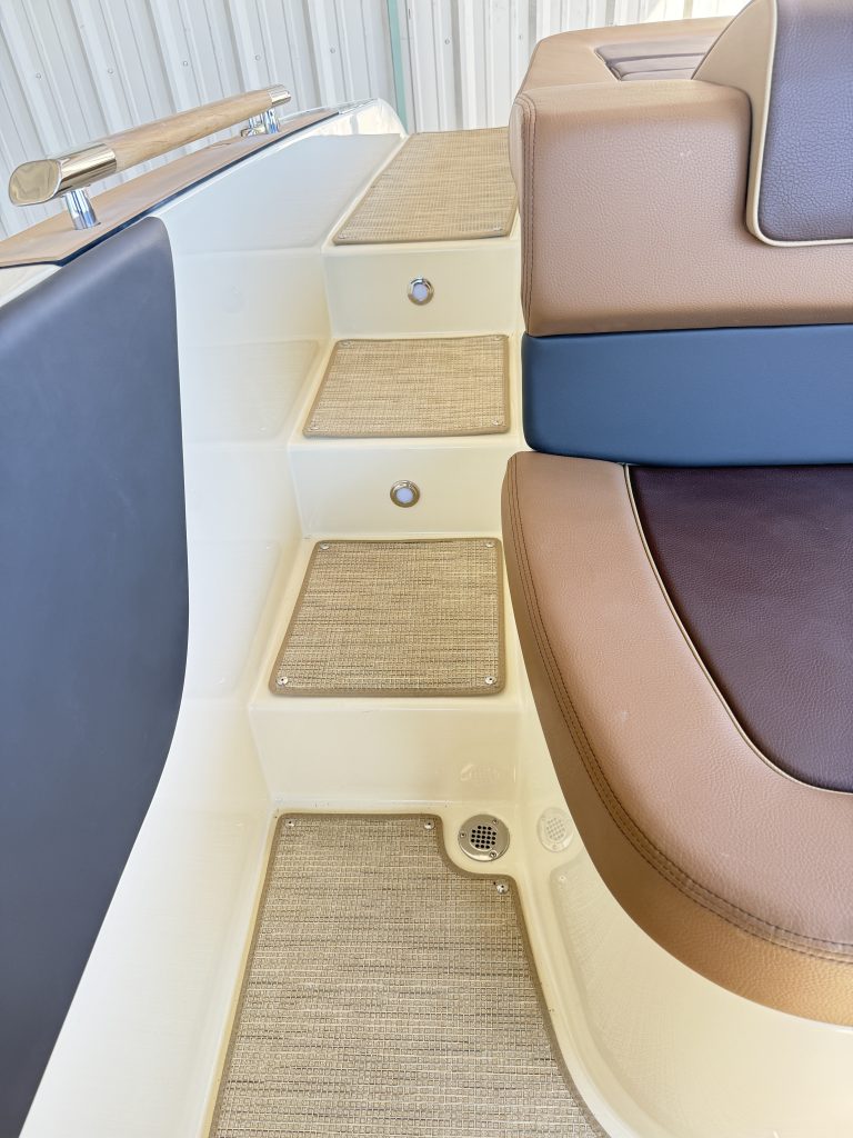 2026 CHRIS CRAFT SPORTSTER 25 MR SURF