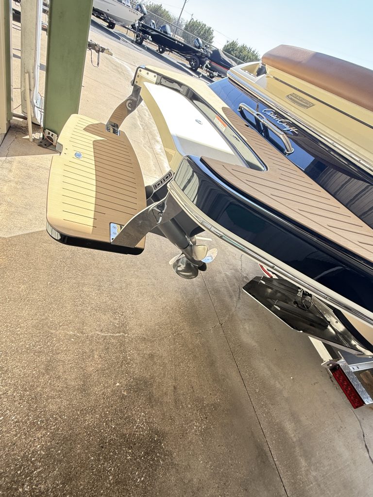 2026 CHRIS CRAFT SPORTSTER 25 MR SURF