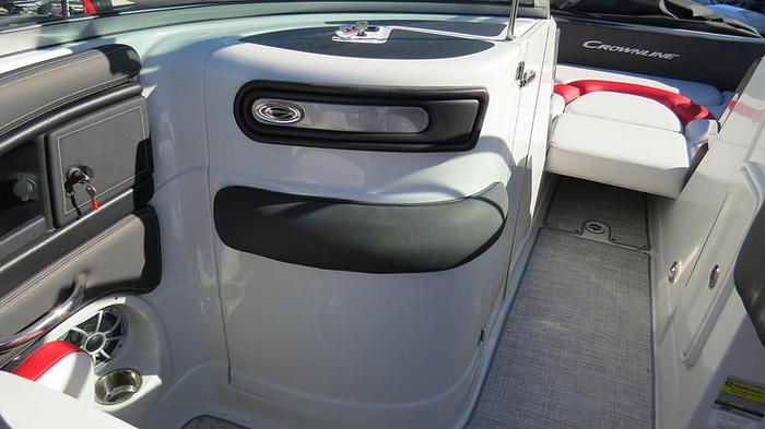 2024 Crownline 250 XSS