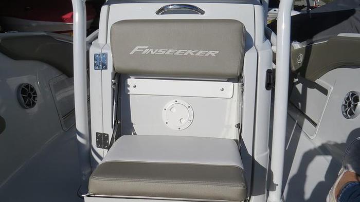2024 Crownline Finseeker 210CC