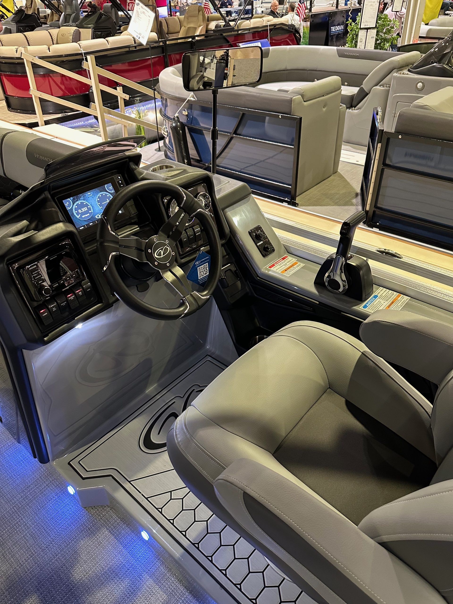 2025 Veranda VX25DCRC Luxury Tri-Toon