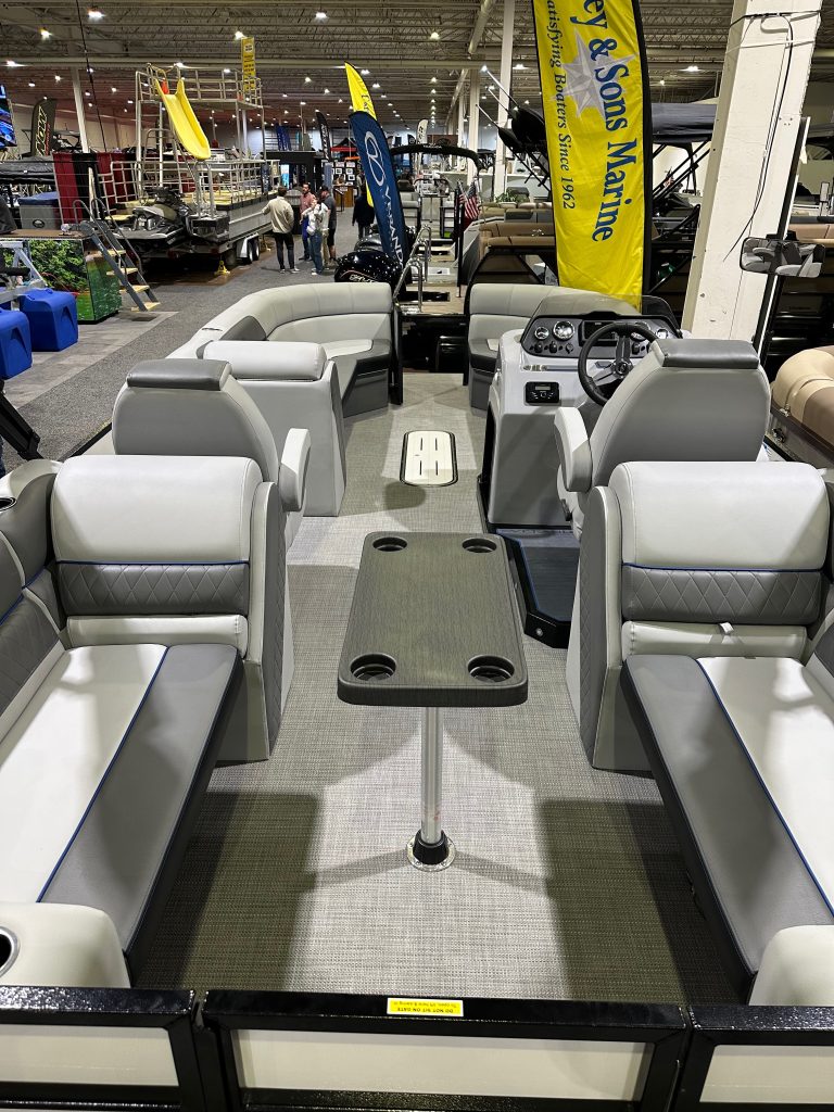 2026 Veranda VS22RC Tri-Toon