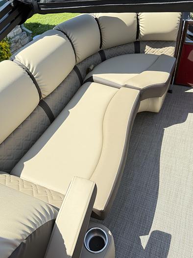 2025 Veranda VR22RC Tri-Toon – XL PACKAGE