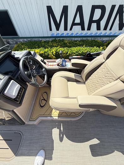 2025 Veranda VR22RC Tri-Toon – XL PACKAGE