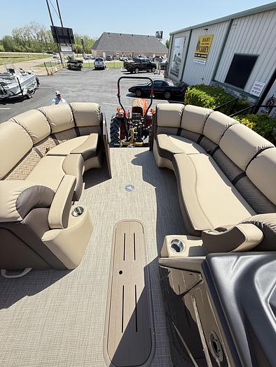 2025 Veranda VR22RC Tri-Toon – XL PACKAGE