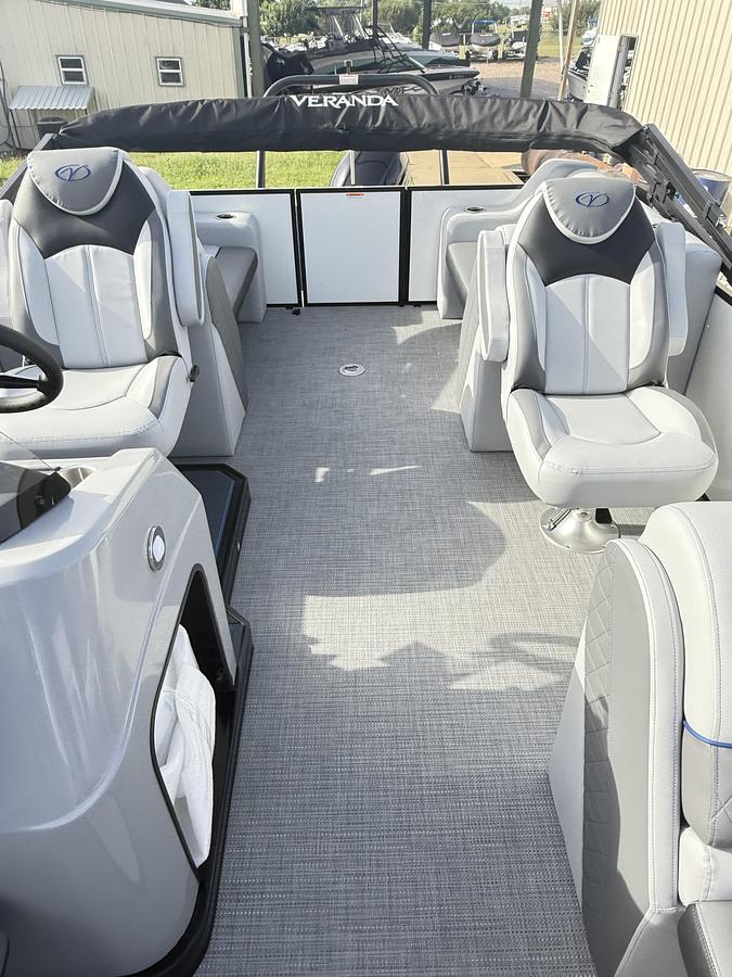 2025 Veranda VS22RC Tri-Toon