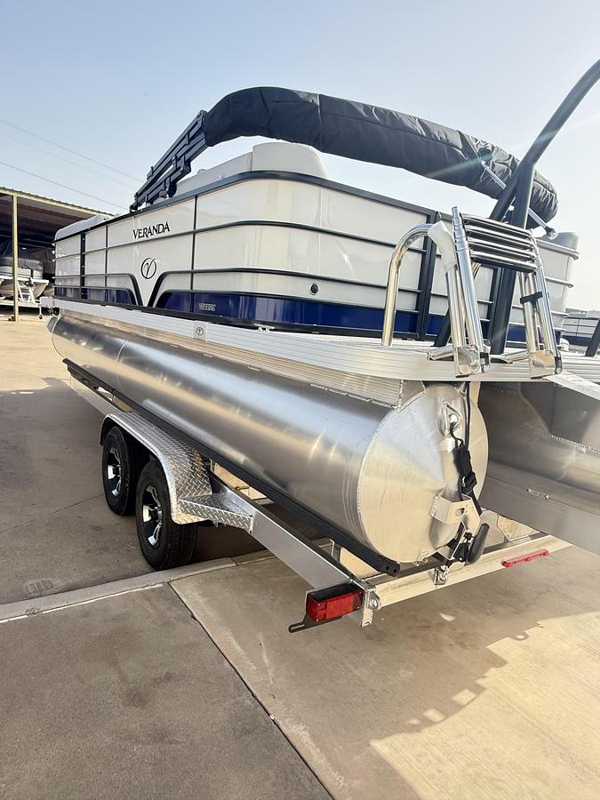2025 Veranda VS22RC Tri-Toon