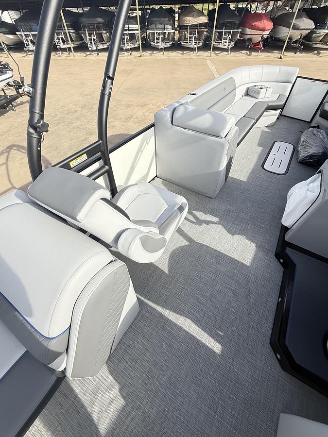 2025 Veranda VS25RC Tri-Toon