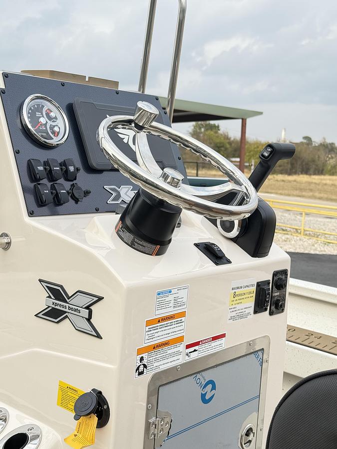 2026 Xpress H-20 BAY Center Console