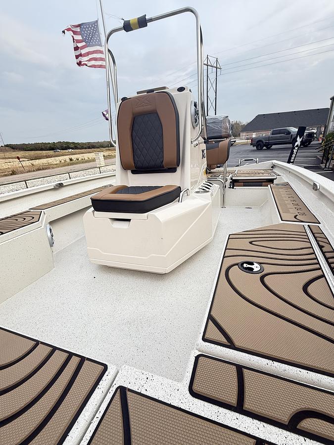 2026 Xpress H-20 BAY Center Console