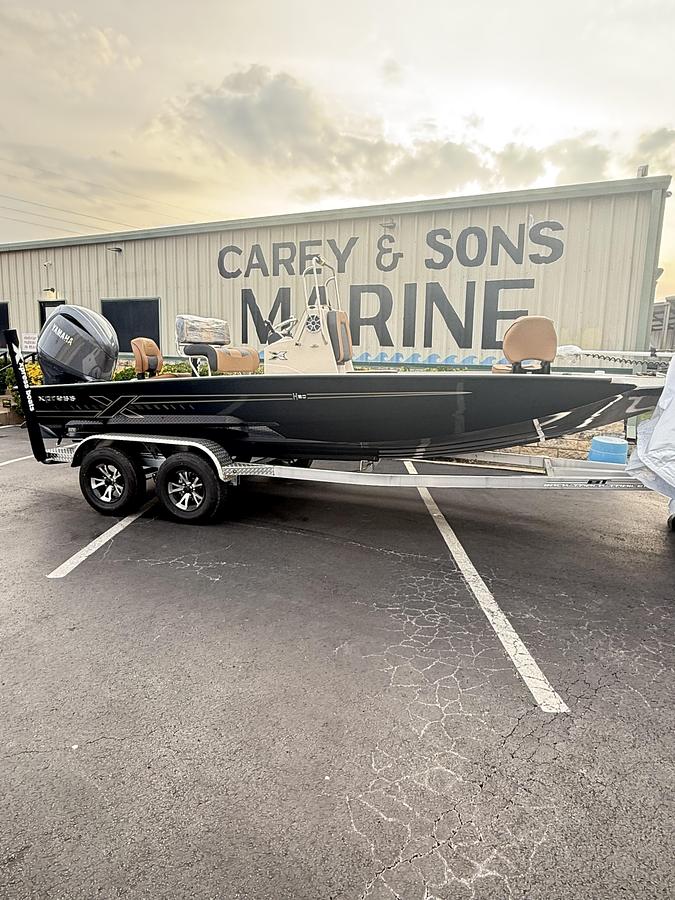 2026 Xpress H-20 BAY Center Console