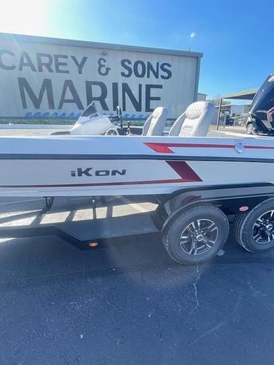2025 IKON VLX 21 Bass Boat