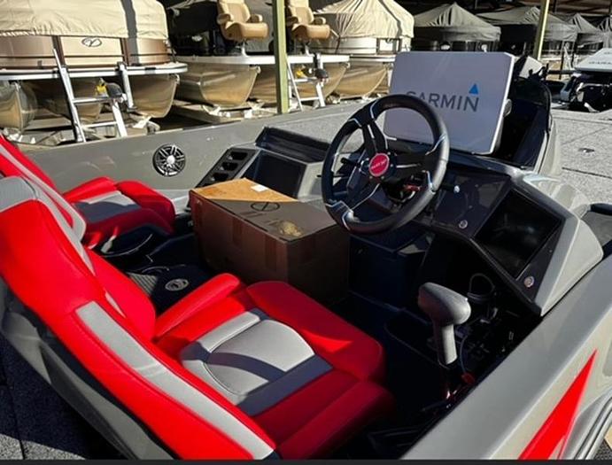 2024 iKon LX20 Bass Boat