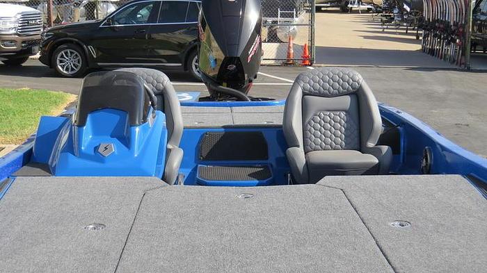 2025 IKON VLX21 Bass Boat