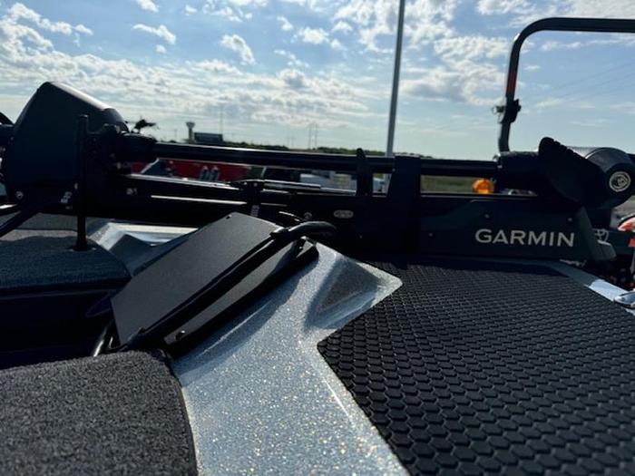 2025 iKon VLX21 Bass Boat