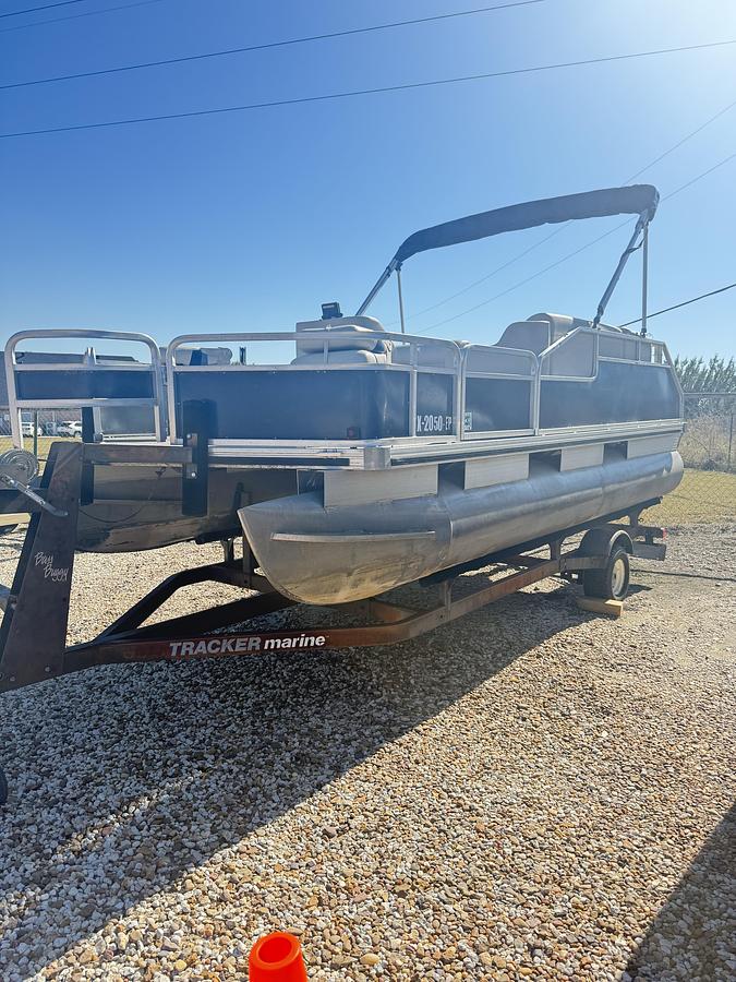 1989 TRACKER/TAHOE Bass Buggy