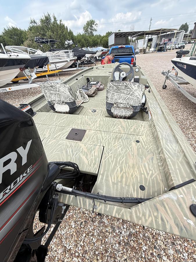 2017 TRACKER/TAHOE 1754 MVX S/C