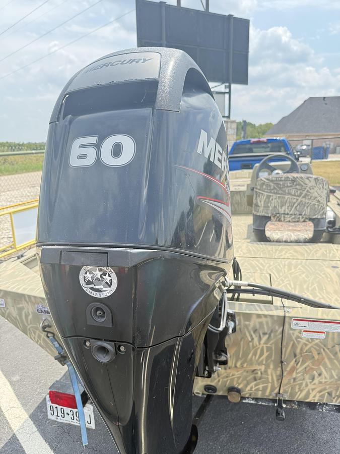 2017 TRACKER/TAHOE 1754 MVX S/C