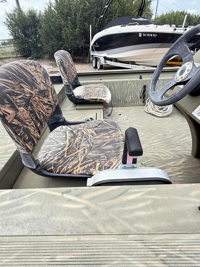 2017 TRACKER/TAHOE 1754 MVX S/C