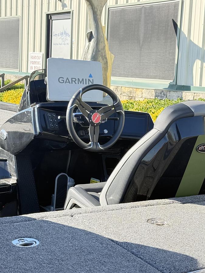 2024 IKON LX 21 Bass Boat