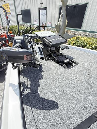 2024 IKON LX 21 Bass