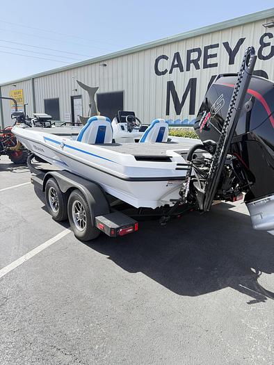 2024 IKON LX 21 Bass