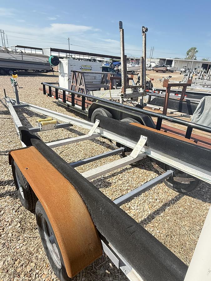 1998 SHORELANDER TANDEM AXLE