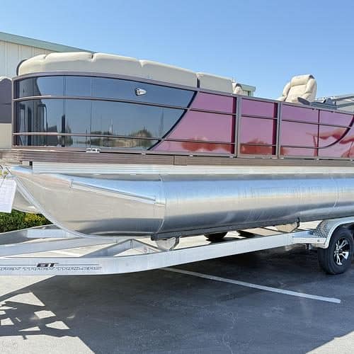 2025 Veranda VR22RC Tri-Toon – XL PACKAGE