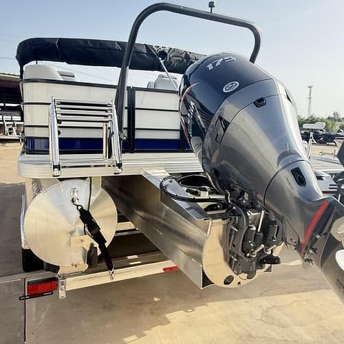 2025 Veranda VS22RC Tri-Toon