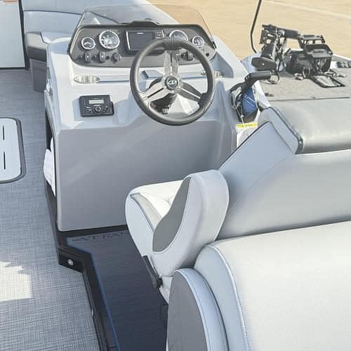 2025 Veranda VS22RC Tri-Toon