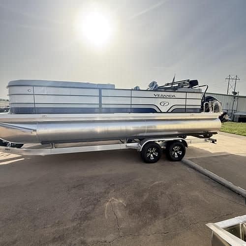 2025 Veranda VS22RC Tri-Toon
