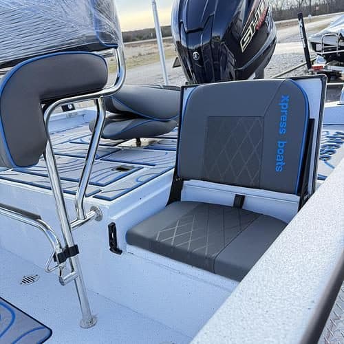 2026 Xpress H-22 BAY Center Console