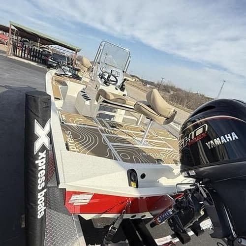 2025 Xpress H-20 BAY Center Console