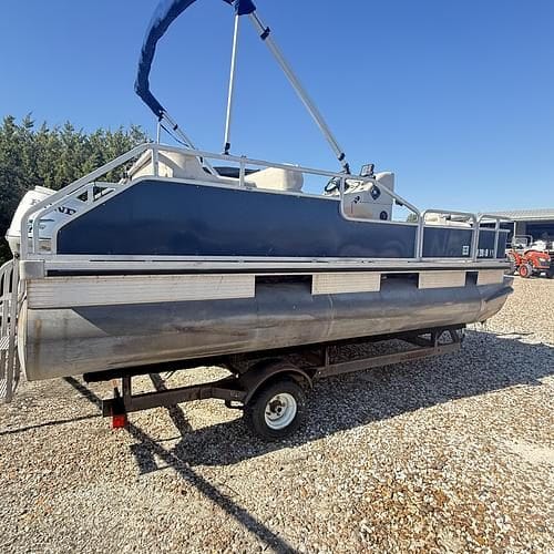 1989 TRACKER/TAHOE Bass Buggy