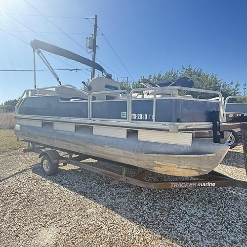 1989 TRACKER/TAHOE Bass Buggy