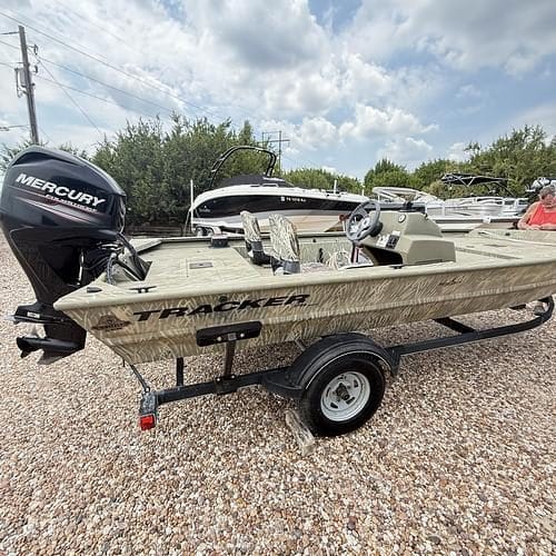 2017 TRACKER/TAHOE 1754 MVX S/C