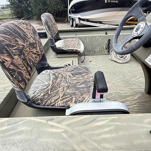 2017 TRACKER/TAHOE 1754 MVX S/C