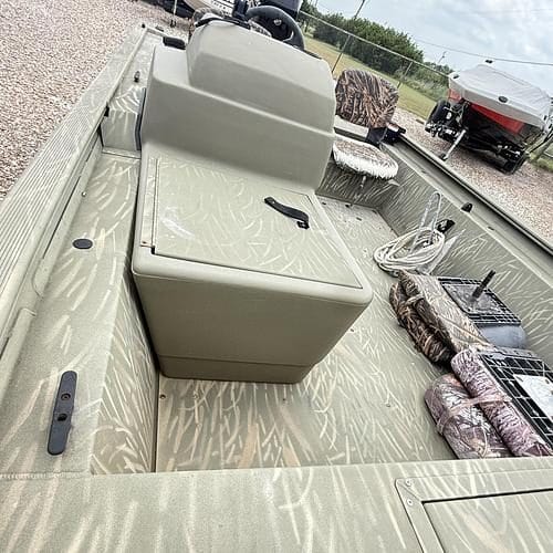 2017 TRACKER/TAHOE 1754 MVX S/C