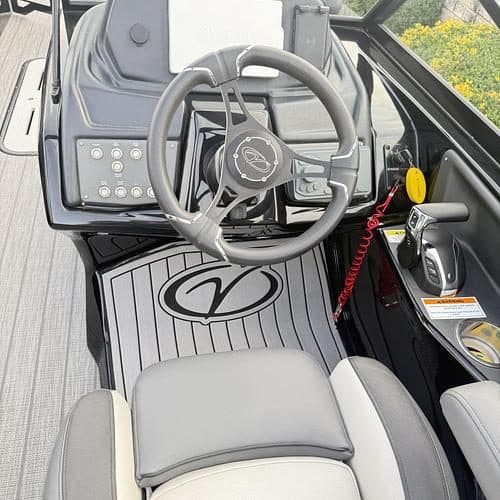 2022 Veranda V-ONE Tritoon