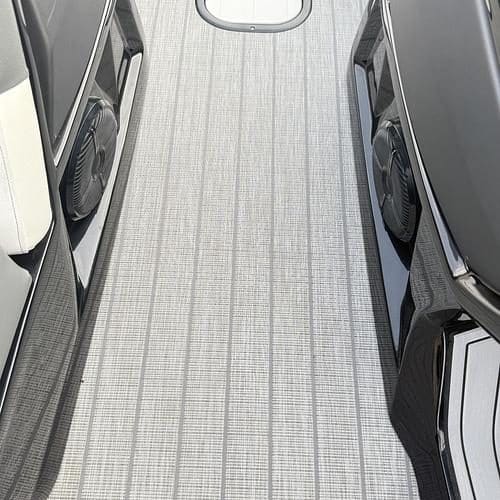 2022 Veranda V-ONE Tritoon