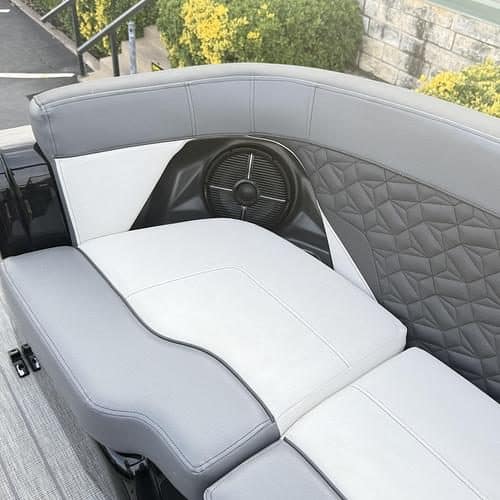 2022 Veranda V-ONE Tritoon