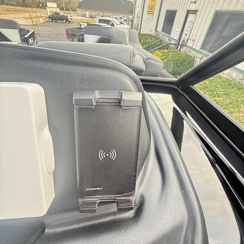 2022 Veranda V-ONE Tritoon