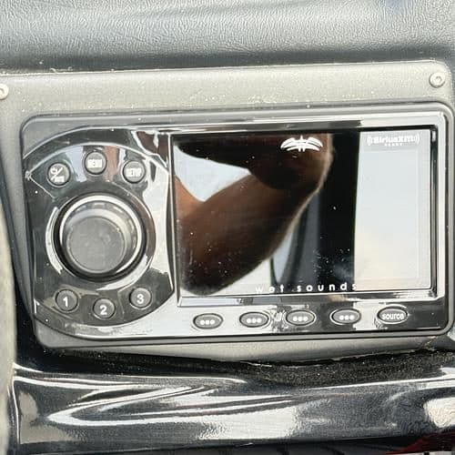 2022 Veranda V-ONE Tritoon