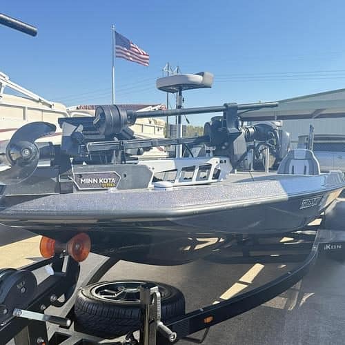 2023 IKON LX 21 CONSIGNMENT