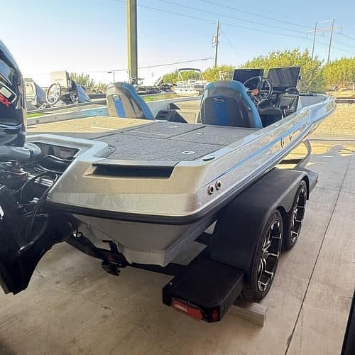 2024 IKON LX 21 (CONSIGNMENT)