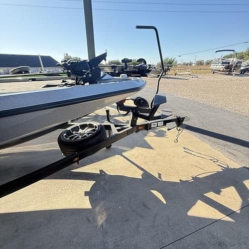 2024 IKON LX 21 (CONSIGNMENT)