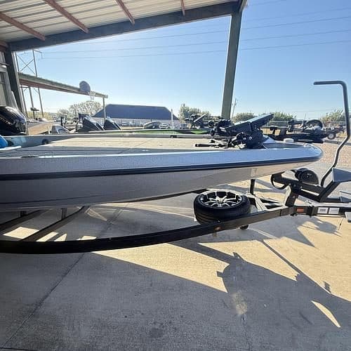 2024 IKON LX 21 (CONSIGNMENT)