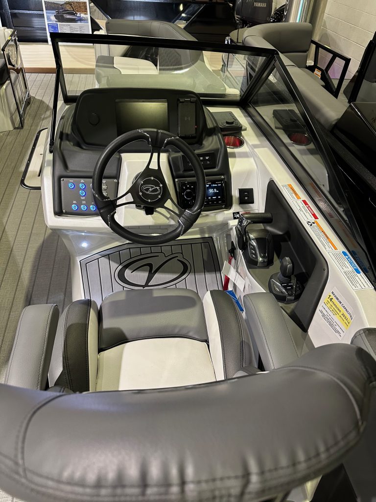 New Veranda V One 25 Pontoon (Pearl White)