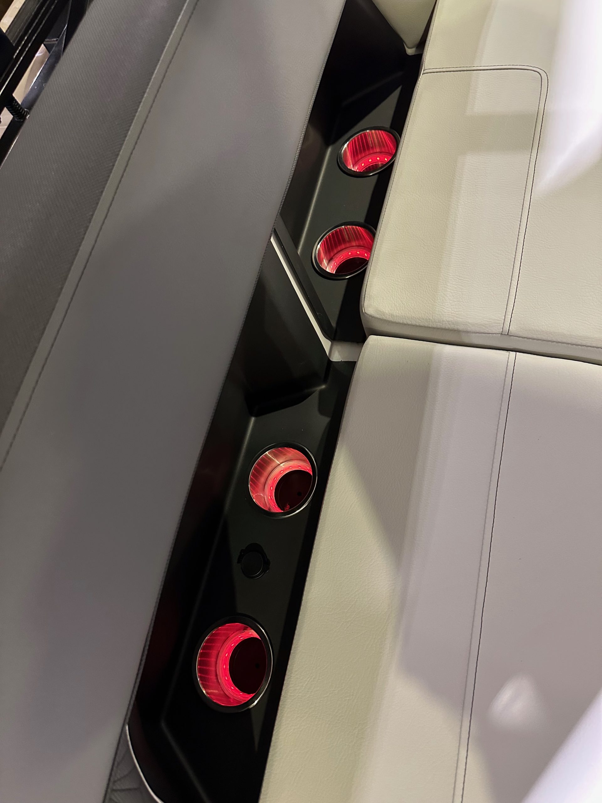 New Veranda V One 25 Pontoon (Pearl White)