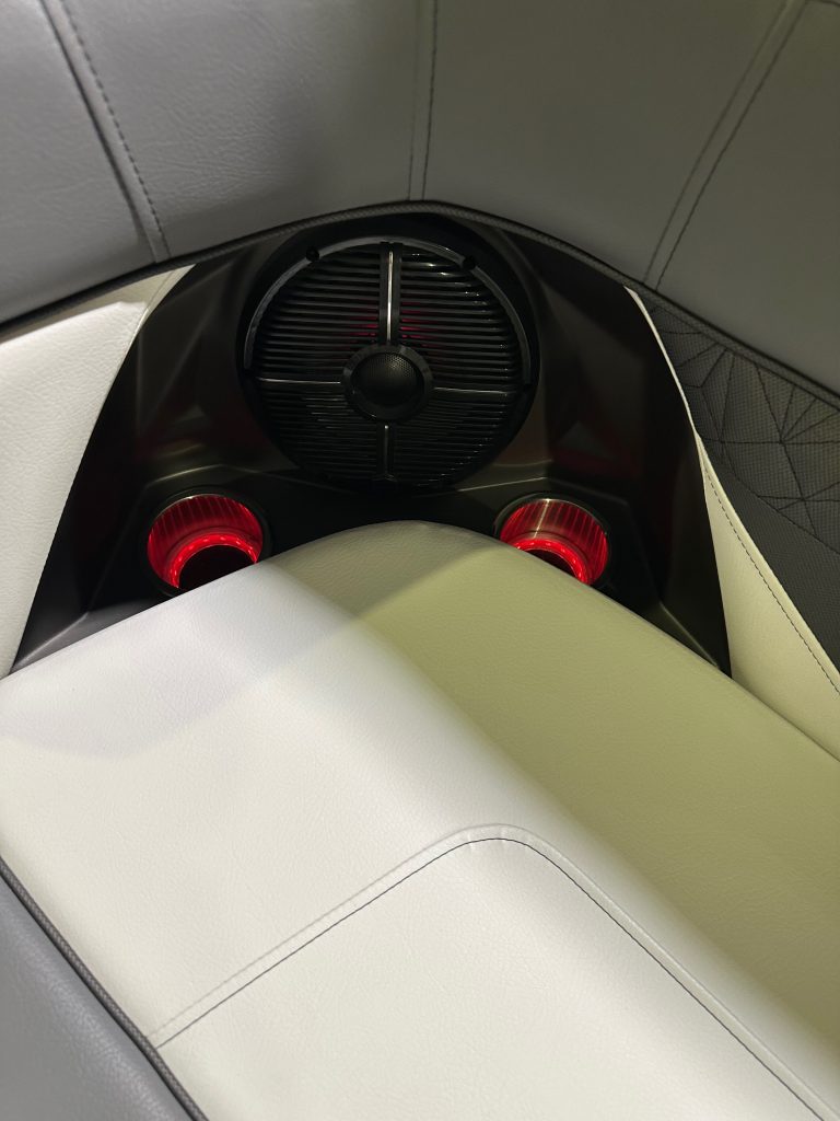 New Veranda V One 25 Pontoon (Pearl White)